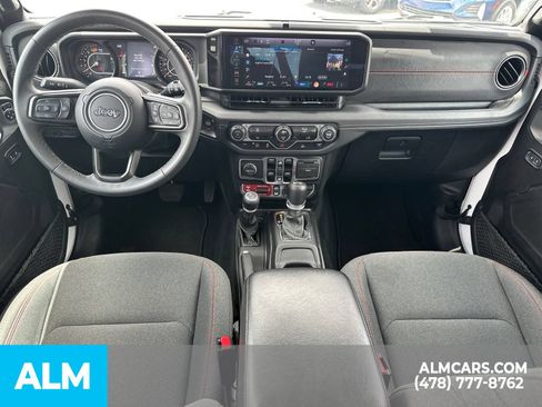 Used 2025 Jeep Wrangler Unlimited Rubicon AWD/4WD image 27