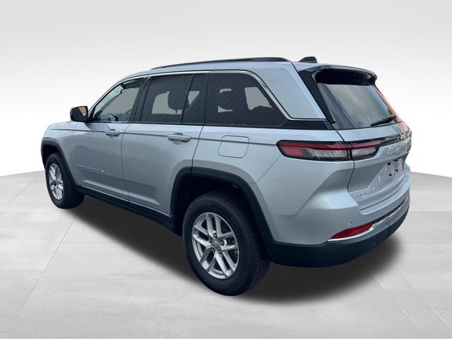 New 2025 Jeep Grand Cherokee Laredo X w/ Luxury Tech Group I AWD/4WD image 4
