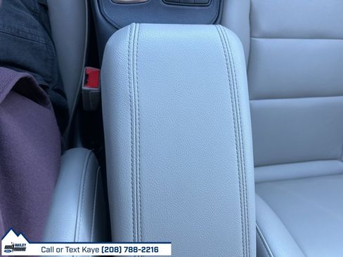 Used 2022 Cadillac XT4 Luxury w/ Cold Weather Package image 30