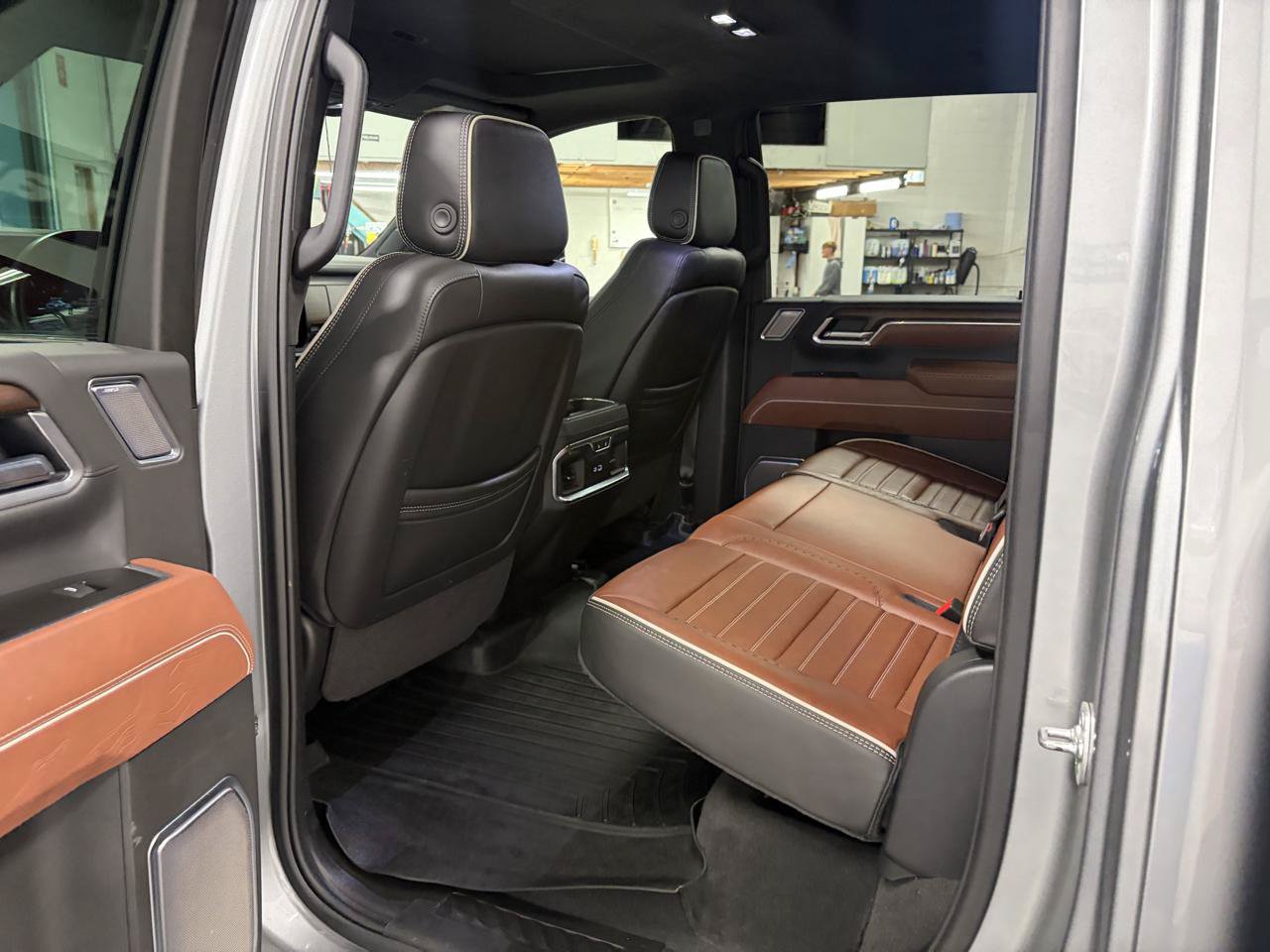 Used 2025 GMC Sierra 3500 Denali Ultimate AWD/4WD image 30