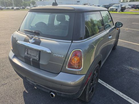 Used 2010 MINI Cooper Hardtop FWD image 8