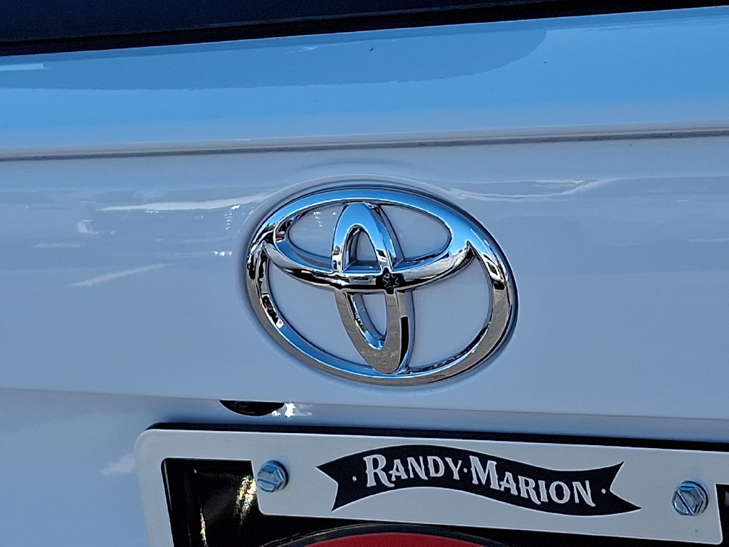 Used 2025 Toyota RAV4 XLE FWD image 30