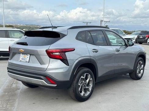 New 2026 Chevrolet Trax LT image 5