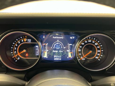 Used 2020 Jeep Wrangler Unlimited Sahara AWD/4WD image 19