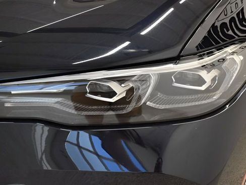 Used 2022 BMW X7 xDrive40i w/ M Sport Package AWD/4WD image 15