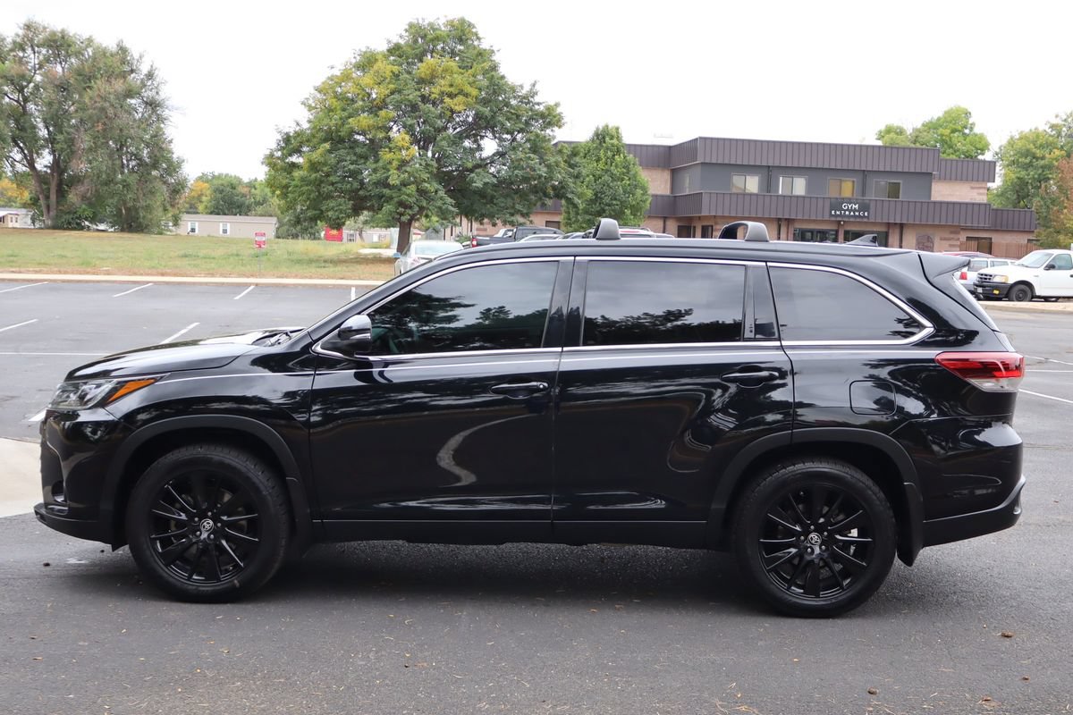 Used 2019 Toyota Highlander SE AWD/4WD image 9