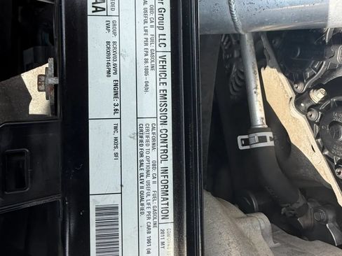 Used 2011 Dodge Challenger RWD image 28