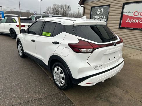 Used 2021 Nissan Kicks S image 7