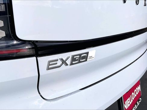 New 2025 Volvo EX30 Ultra w/ Protection Package Premier image 26