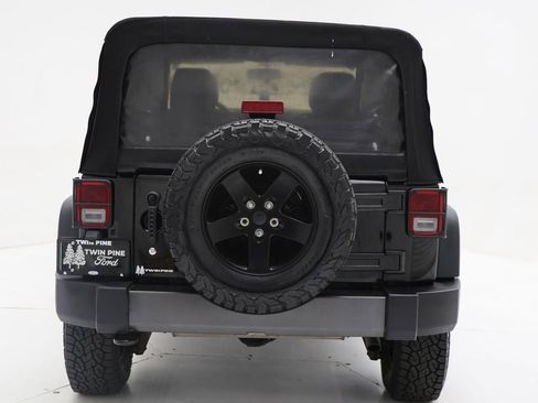 Used 2017 Jeep Wrangler Unlimited Sport image 7
