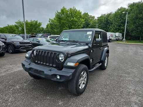 Used 2020 Jeep Wrangler Sport AWD/4WD image 3