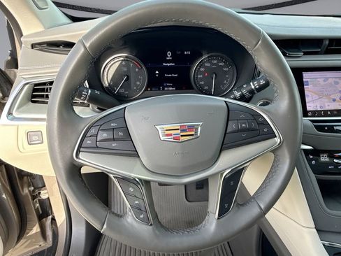 Used 2022 Cadillac XT5 Premium Luxury w/ Technology Package FWD image 21