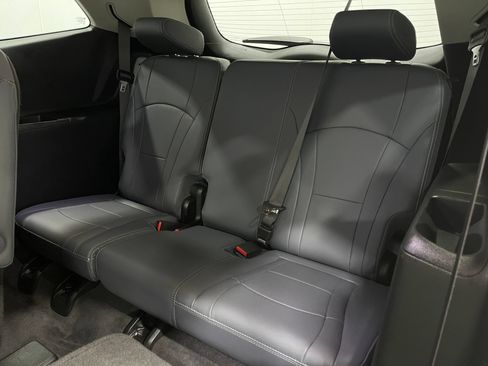 Used 2020 Buick Enclave Essence AWD/4WD image 29