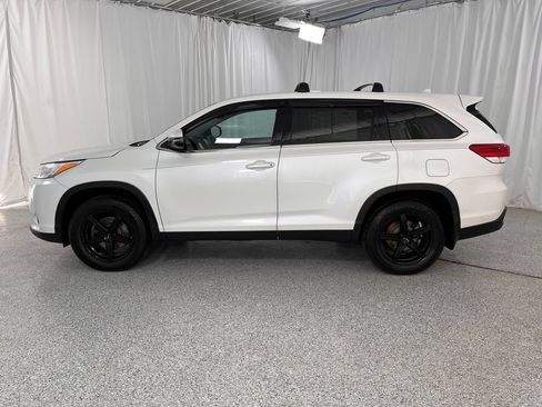 Used 2019 Toyota Highlander Plus AWD/4WD image 8