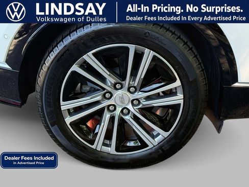Used 2025 Cadillac Lyriq Luxury AWD/4WD image 14