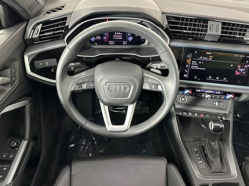 Used 2025 Audi Q3 2.0T Premium image 13
