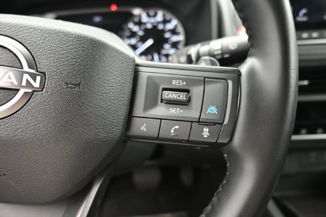 Used 2025 Nissan Rogue SV AWD/4WD image 19