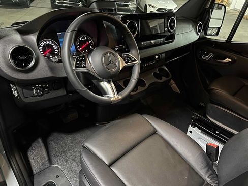 Used 2026 Mercedes-Benz Sprinter 2500 image 23