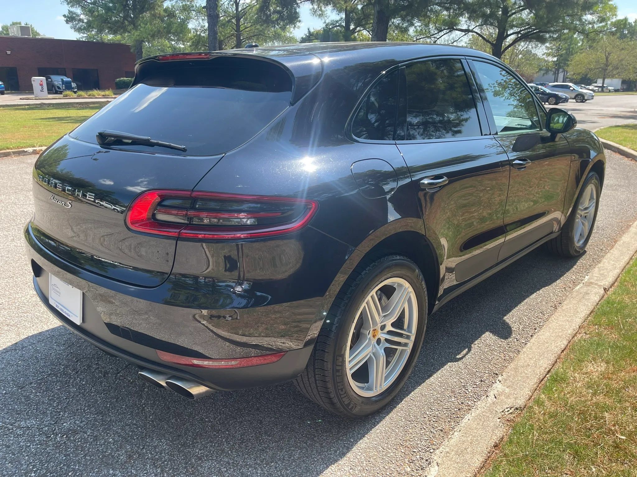 Used 2018 Porsche Macan S AWD/4WD image 5
