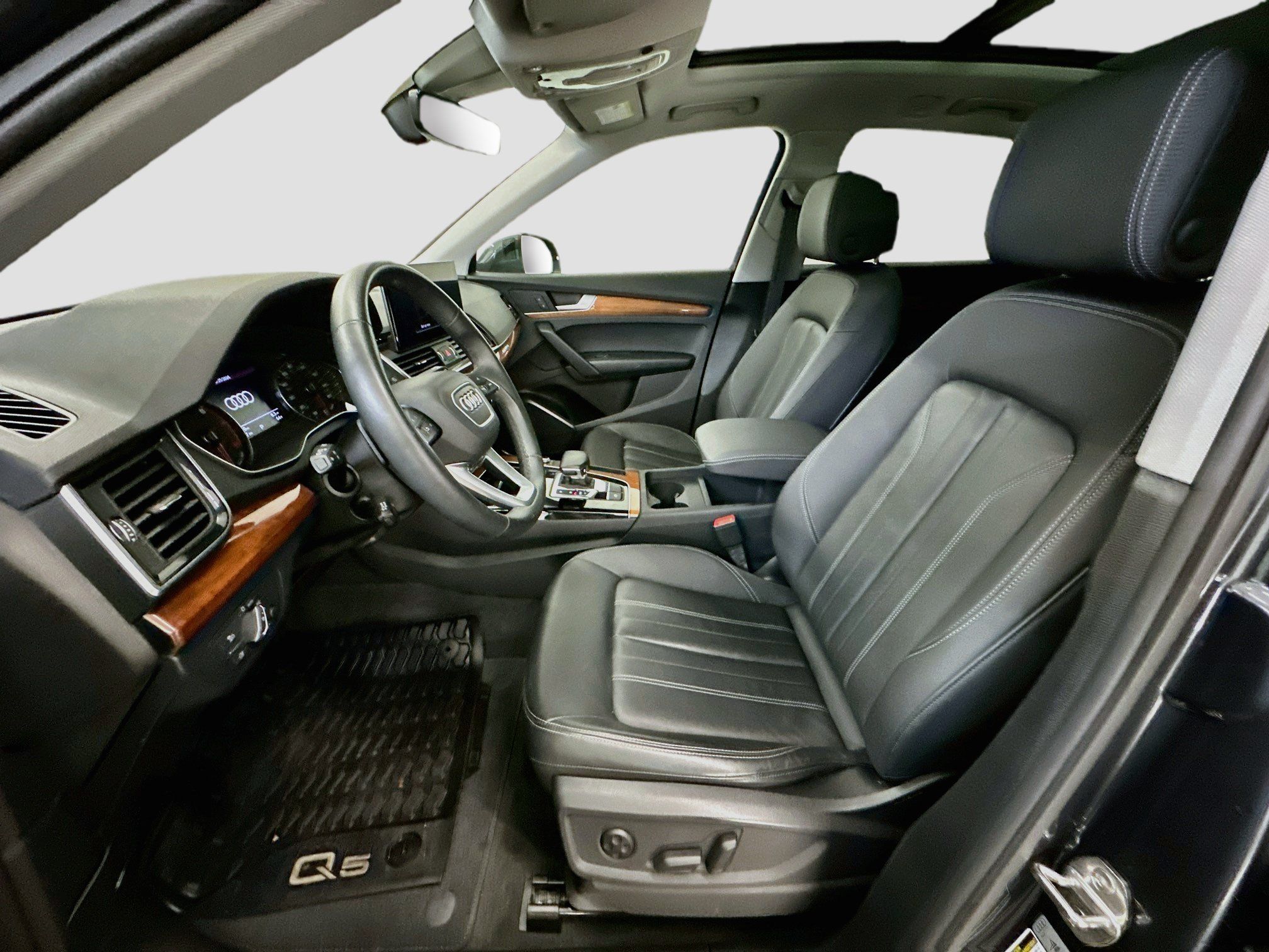 Used 2023 Audi Q5 2.0T Premium w/ Convenience Package AWD/4WD image 13