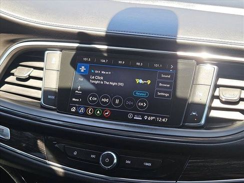 Used 2020 Buick Enclave Avenir w/ Avenir Technology Package FWD image 17