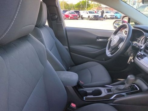 Used 2020 Toyota Corolla LE image 19