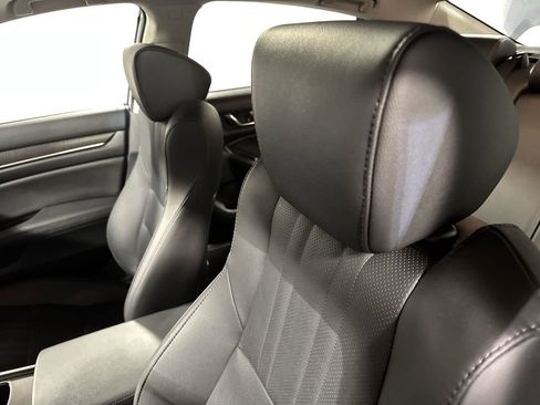 Used 2021 Honda Accord Touring image 19