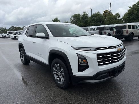 Used 2025 Chevrolet Equinox LT FWD image 9
