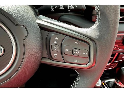 Certified 2026 Jeep Wrangler Unlimited Rubicon AWD/4WD image 26