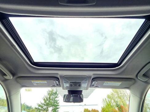 Used 2019 Toyota RAV4 Limited image 26