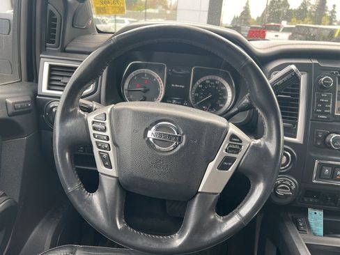 Used 2018 Nissan Titan SL w/ Midnight Edition image 8
