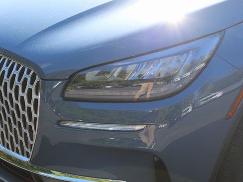 New 2026 Lincoln Corsair Premiere image 9