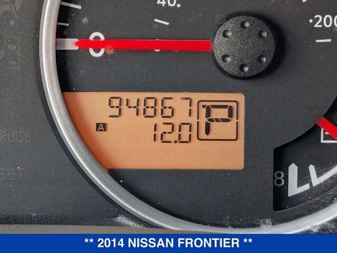 Used 2014 Nissan Frontier SL w/ SL Moonroof Package AWD/4WD image 23