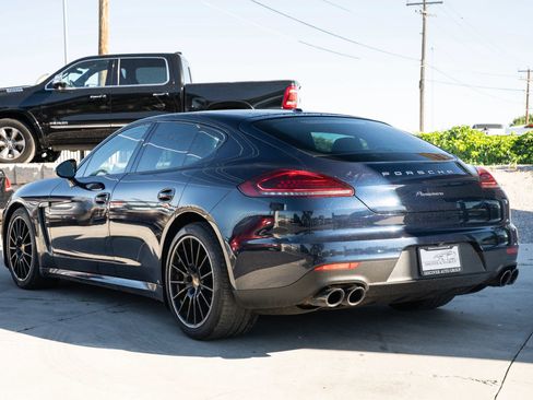 Used 2016 Porsche Panamera RWD image 5