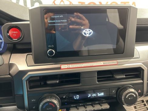 Used 2025 Toyota 4Runner TRD Off-Road image 25