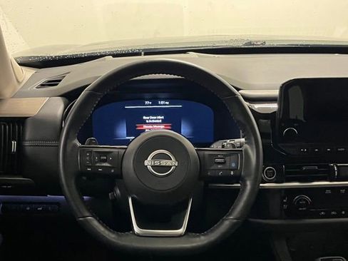 Used 2024 Nissan Pathfinder Platinum w/ Cargo Package image 15