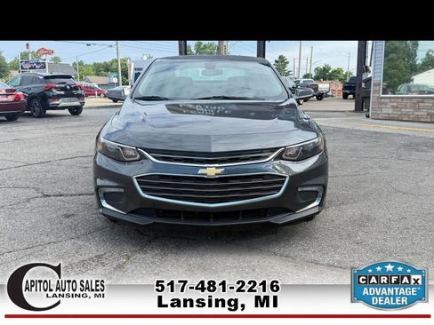 Used 2017 Chevrolet Malibu LT w/ Leather Package FWD image 3