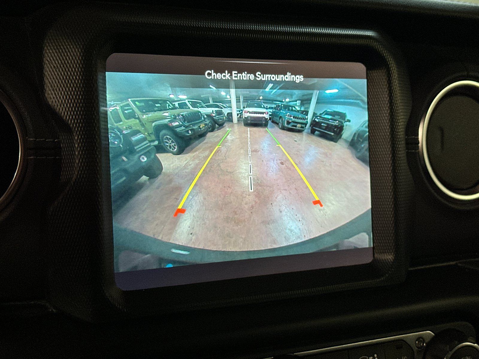 Used 2023 Jeep Wrangler Unlimited Sahara AWD/4WD image 19
