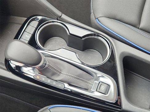 Certified 2025 Buick Encore GX Sport Touring FWD image 4