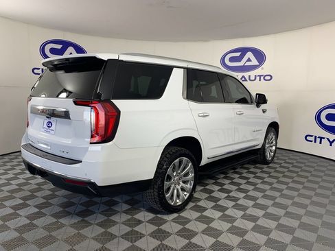 Used 2024 GMC Yukon SLT w/ SLT Luxury Package AWD/4WD image 3