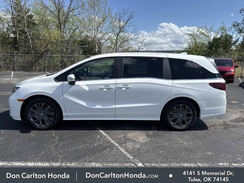 New 2026 Honda Odyssey Touring image 11