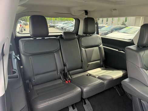Used 2025 Ford Expedition Max Active AWD/4WD image 19