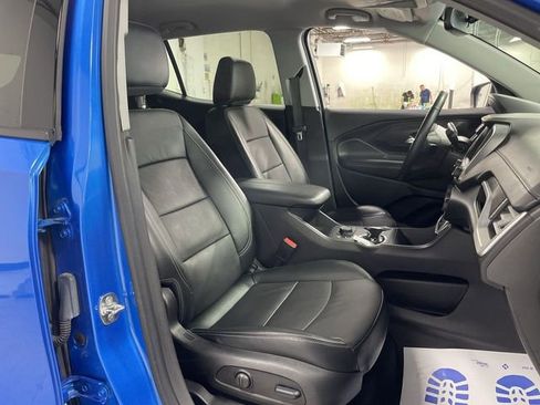 Used 2024 GMC Terrain SLT image 27