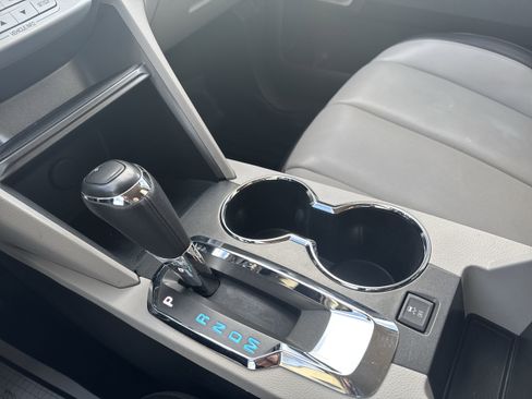 Used 2017 Chevrolet Equinox Premier w/ Enhanced Convenience Package image 16