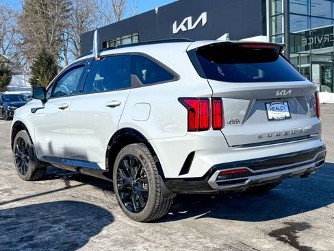 Certified 2022 Kia Sorento SX image 5
