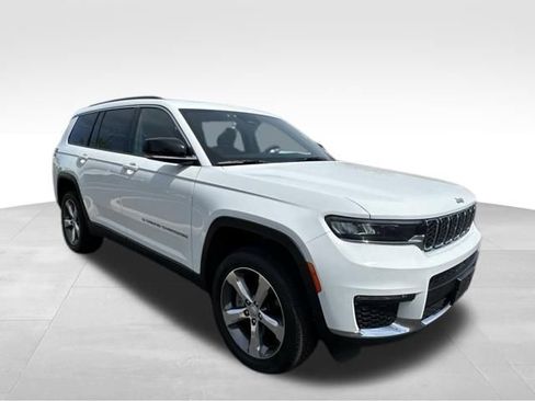 Used 2025 Jeep Grand Cherokee L Limited image 10