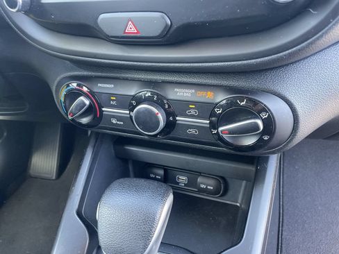 Certified 2022 Kia Soul LX w/ Technology Package FWD image 24