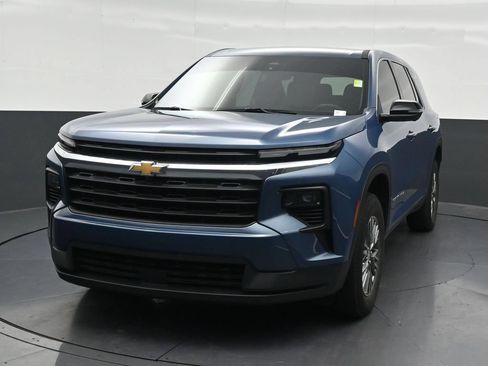 Used 2024 Chevrolet Traverse LS FWD image 9