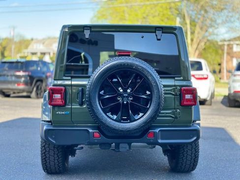 Used 2021 Jeep Wrangler Unlimited Sahara w/ Cold Weather Group AWD/4WD image 7
