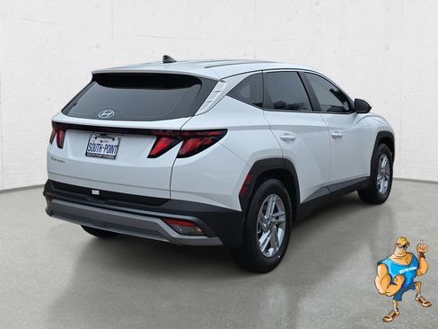 Certified 2026 Hyundai Tucson SE image 5
